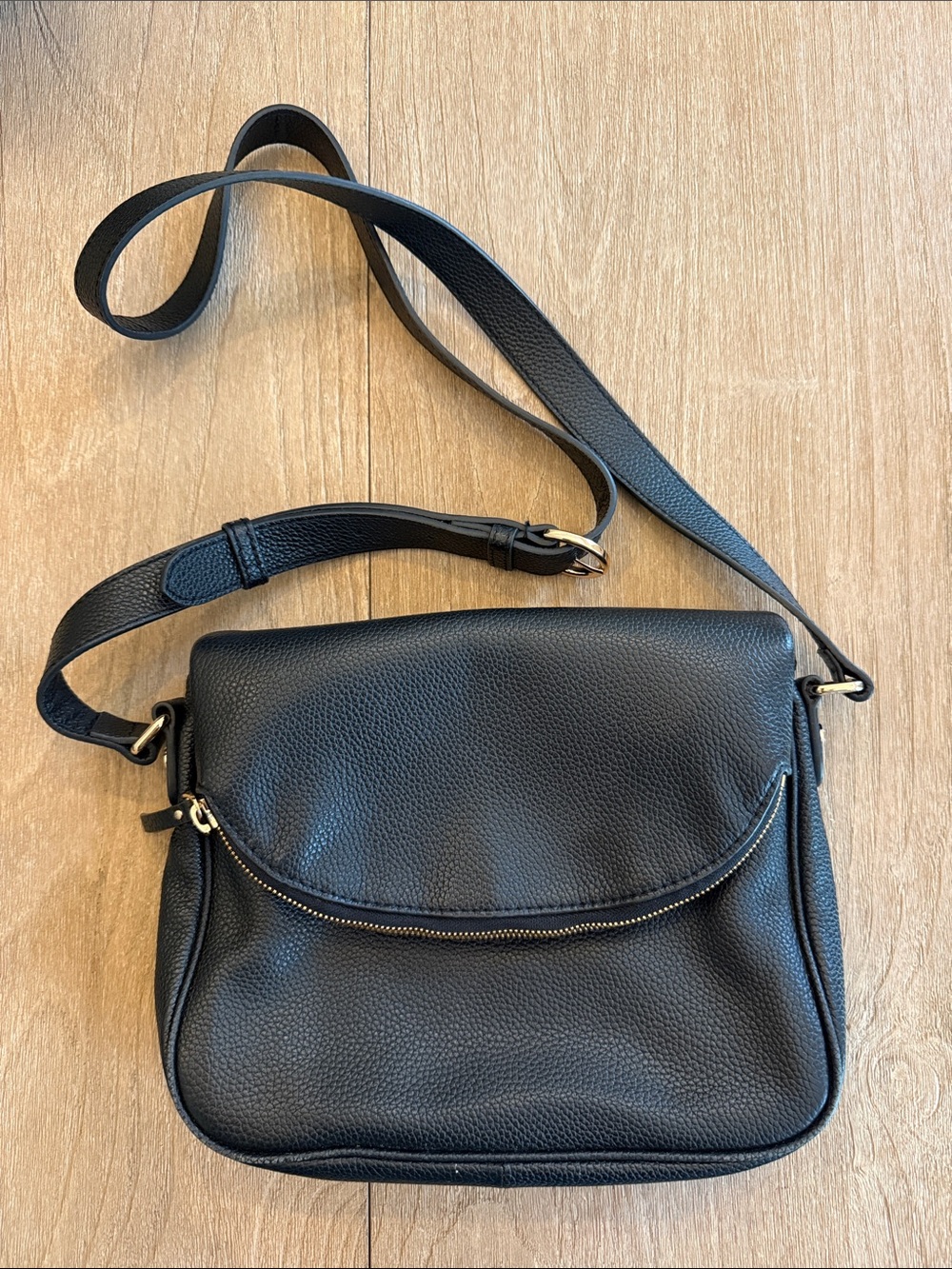 Quince Italian Leather Foldover Crossbody - Picture 2 of 6